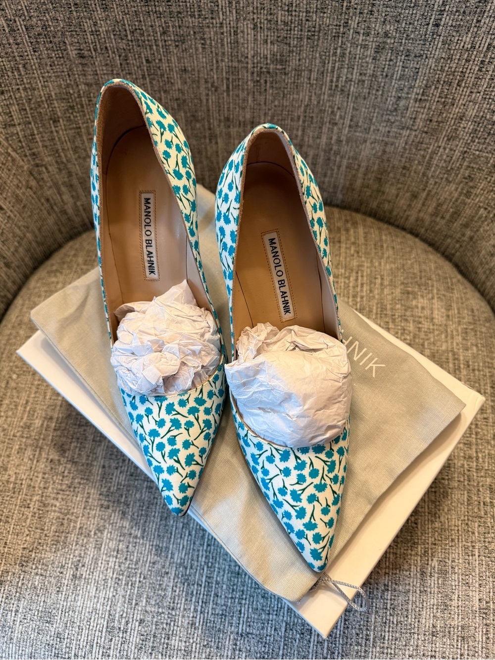 Manolo Blahnik Teal and White Floral Pointed Toe Pumps - Picture 5 of 5